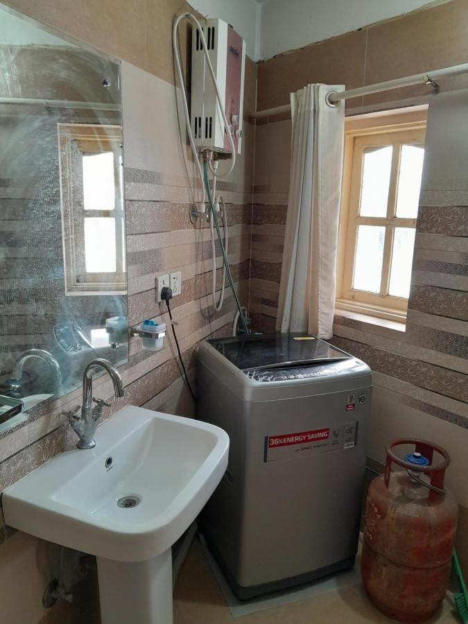 Rooftop Studio And 2Bhk Apartments In Kathmandu'S Most Happening Place מראה חיצוני תמונה